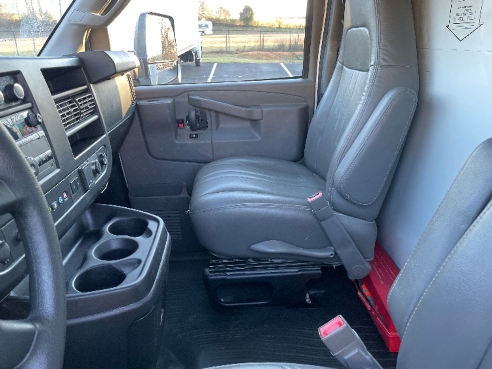 Light Duty Box Truck-Light and Medium Duty Trucks-GMC-2021-Savana G33903-Statesville-NC-120,954\n\t\tmiles-$ 28,750 - Image 18