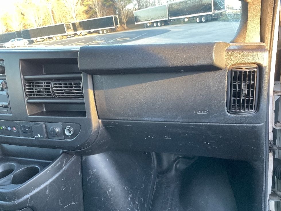 Light Duty Box Truck-Light and Medium Duty Trucks-GMC-2021-Savana G33903-Statesville-NC-120,954\n\t\tmiles-$ 28,750 - Image 20