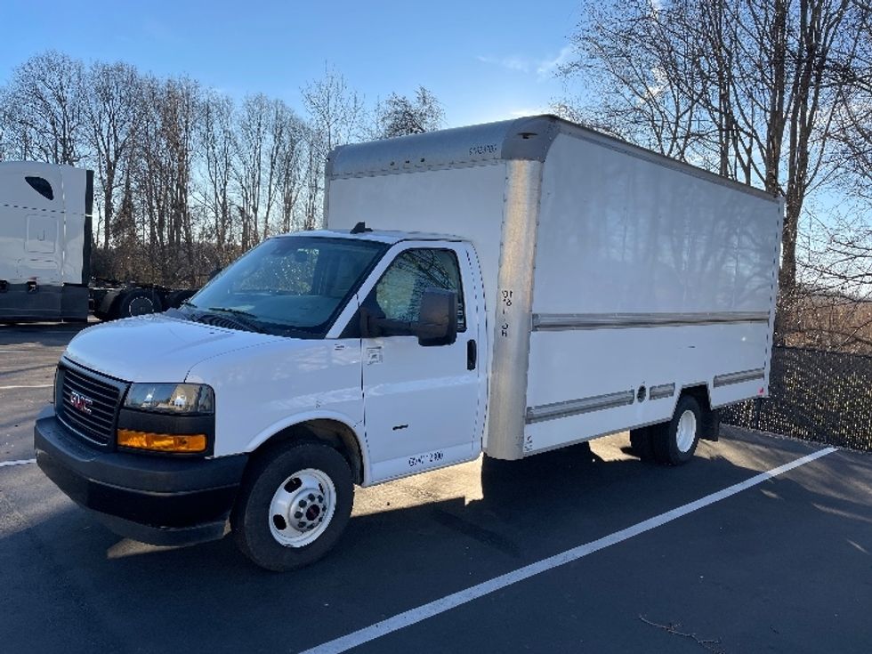 Light Duty Box Truck-Light and Medium Duty Trucks-GMC-2021-Savana G33903-Statesville-NC-120,954\n\t\tmiles-$ 28,750 - Image 3