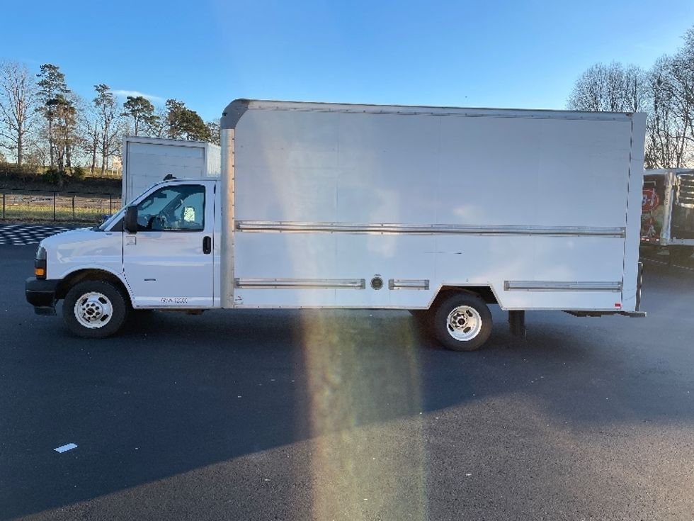 Light Duty Box Truck-Light and Medium Duty Trucks-GMC-2021-Savana G33903-Statesville-NC-120,954\n\t\tmiles-$ 28,750 - Image 4