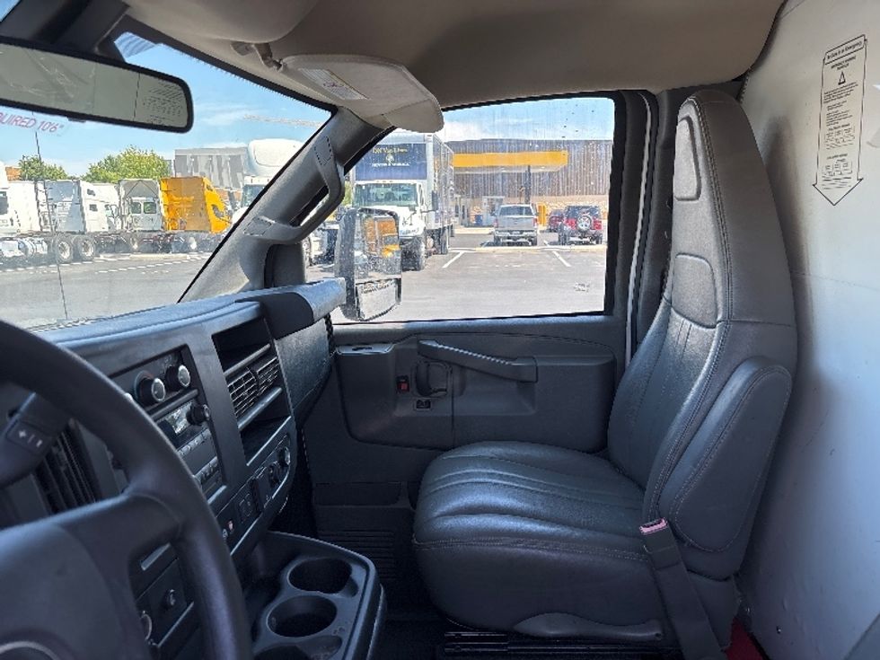 Light Duty Box Truck-Light and Medium Duty Trucks-GMC-2021-Savana G33903-Sterling-VA-123,342\n\t\tmiles-$ 24,500 - Image 19