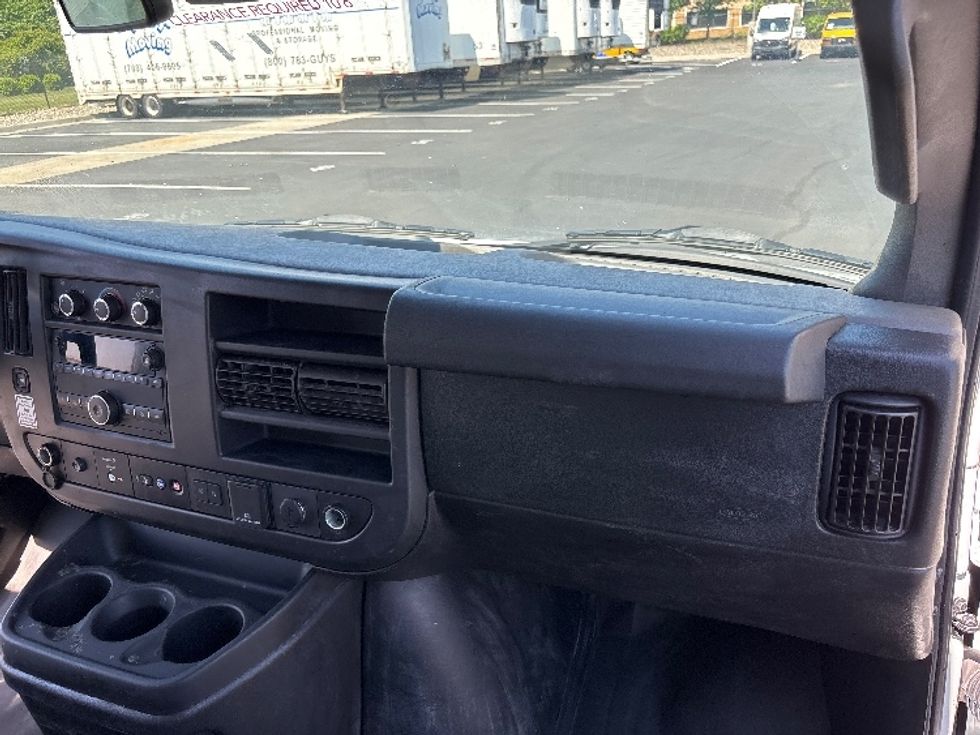 Light Duty Box Truck-Light and Medium Duty Trucks-GMC-2021-Savana G33903-Sterling-VA-123,342\n\t\tmiles-$ 24,500 - Image 21