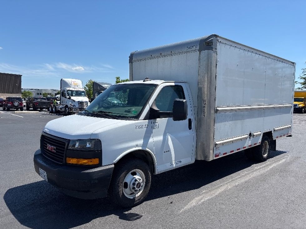 Light Duty Box Truck-Light and Medium Duty Trucks-GMC-2021-Savana G33903-Sterling-VA-123,342\n\t\tmiles-$ 24,500 - Image 3