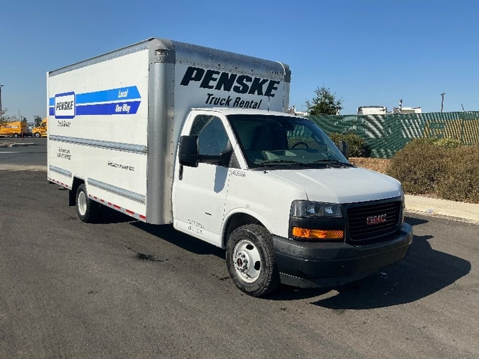 Light Duty Box Truck-Light and Medium Duty Trucks-GMC-2021-Savana G33903-Stockton-CA-114,543\n\t\tmiles-$ 27,500 - Image 1