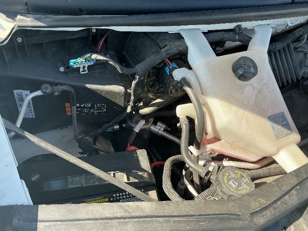 Light Duty Box Truck-Light and Medium Duty Trucks-GMC-2021-Savana G33903-Stockton-CA-114,543\n\t\tmiles-$ 27,500 - Image 22