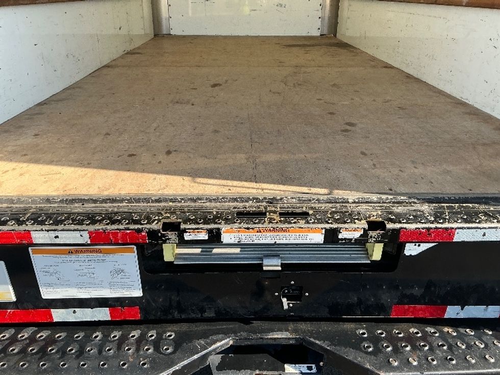 Light Duty Box Truck-Light and Medium Duty Trucks-GMC-2021-Savana G33903-Stockton-CA-114,543\n\t\tmiles-$ 27,500 - Image 9