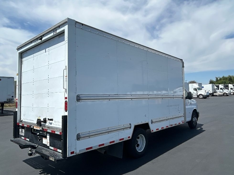 Light Duty Box Truck-Light and Medium Duty Trucks-GMC-2021-Savana G33903-Stockton-CA-166,001\n\t\tmiles-$ 19,750 - Image 12