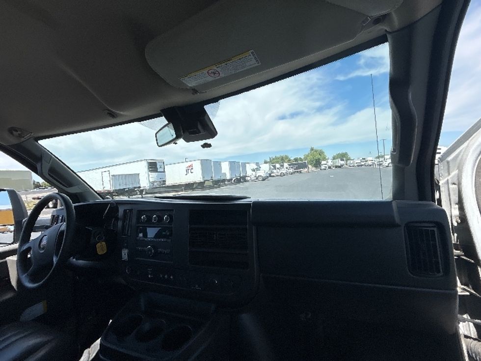Light Duty Box Truck-Light and Medium Duty Trucks-GMC-2021-Savana G33903-Stockton-CA-166,001\n\t\tmiles-$ 19,750 - Image 20