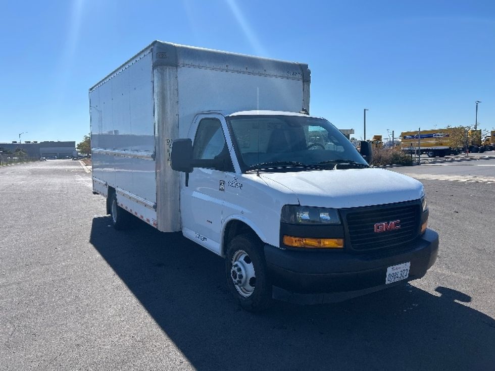 Light Duty Box Truck-Light and Medium Duty Trucks-GMC-2021-Savana G33903-Stockton-CA-87,196\n\t\tmiles-$ 32,250 - Image 1