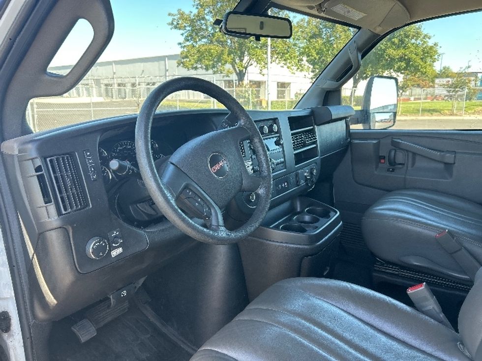 Light Duty Box Truck-Light and Medium Duty Trucks-GMC-2021-Savana G33903-Stockton-CA-87,196\n\t\tmiles-$ 32,250 - Image 17