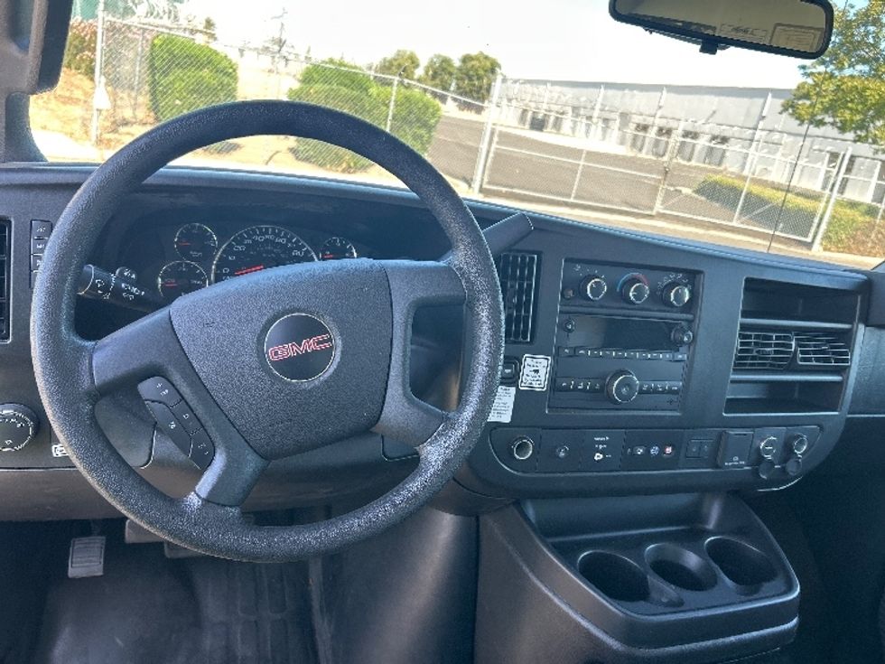 Light Duty Box Truck-Light and Medium Duty Trucks-GMC-2021-Savana G33903-Stockton-CA-87,196\n\t\tmiles-$ 32,250 - Image 18