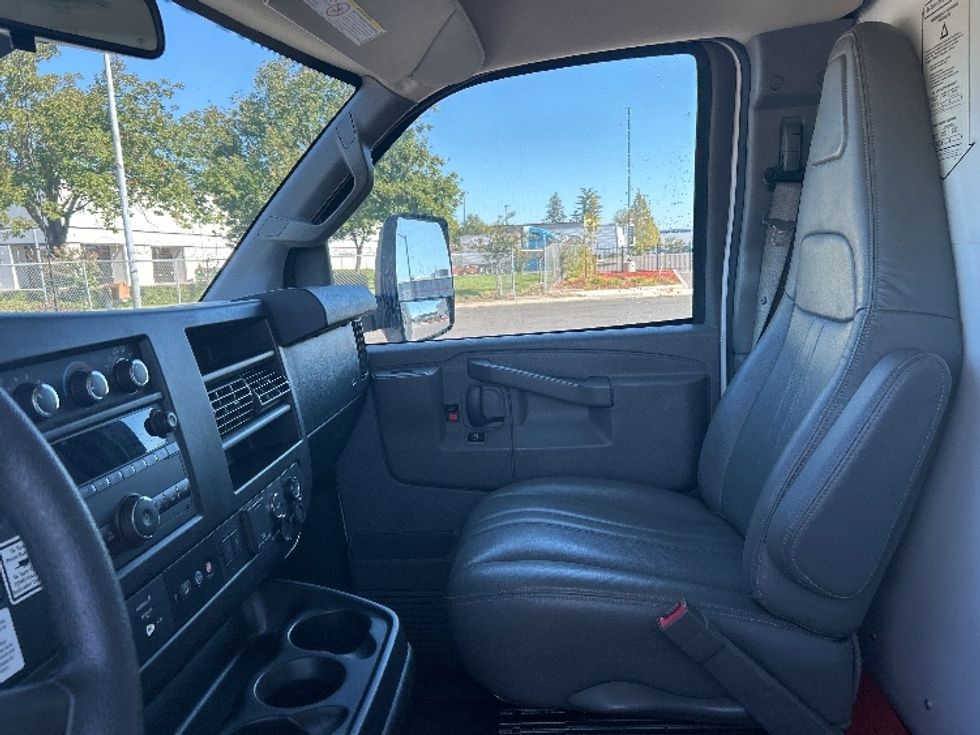 Light Duty Box Truck-Light and Medium Duty Trucks-GMC-2021-Savana G33903-Stockton-CA-87,196\n\t\tmiles-$ 32,250 - Image 19