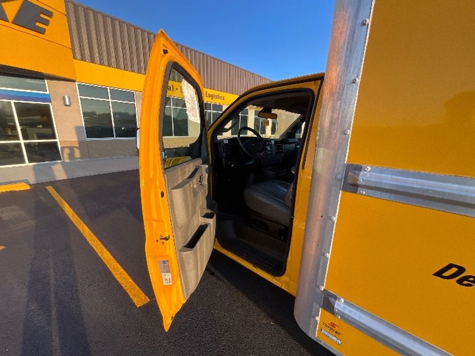 Light Duty Box Truck-Light and Medium Duty Trucks-GMC-2021-Savana G33903-Sturtevant-WI-102,839\n\t\tmiles-$ 26,500 - Image 16