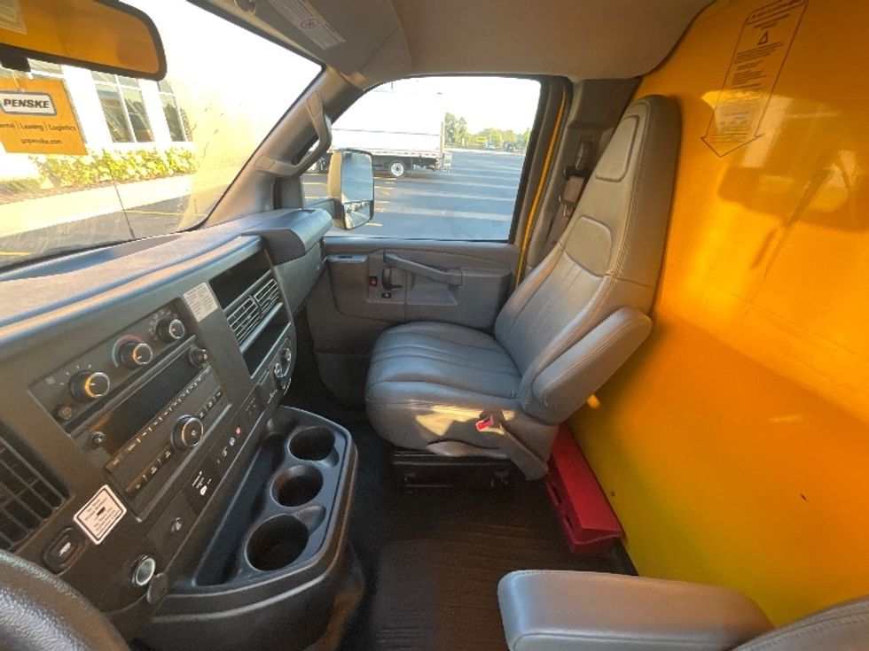 Light Duty Box Truck-Light and Medium Duty Trucks-GMC-2021-Savana G33903-Sturtevant-WI-102,839\n\t\tmiles-$ 26,500 - Image 19