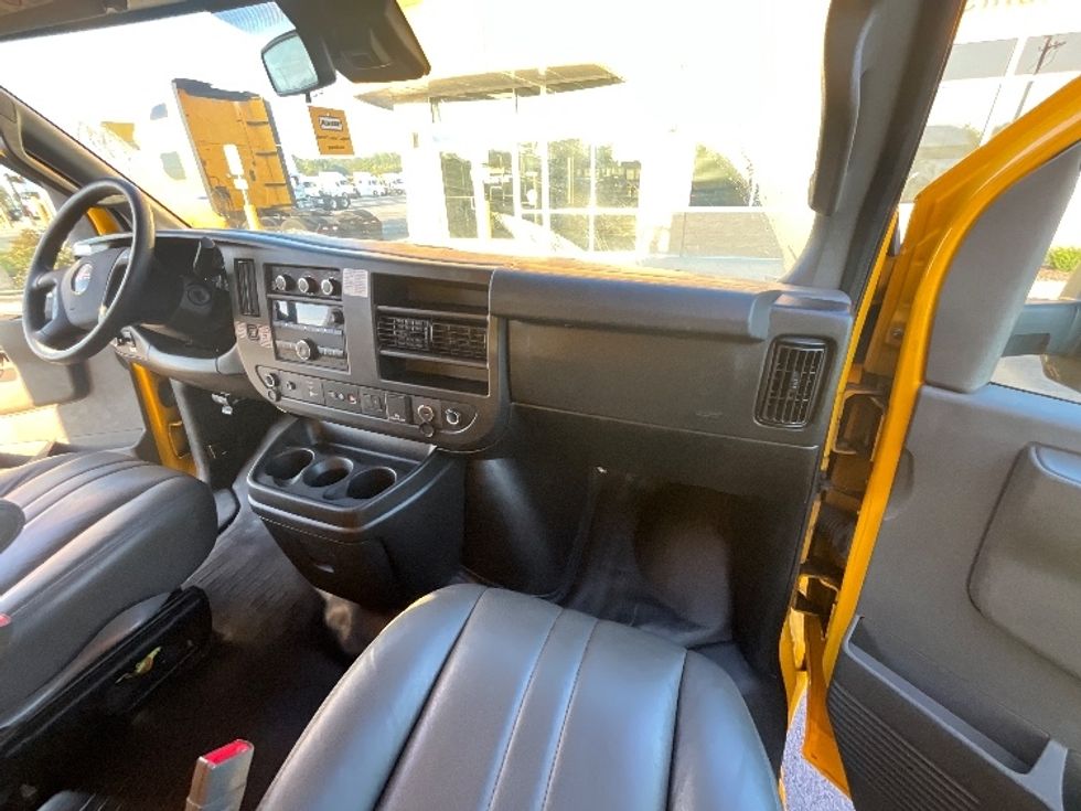 Light Duty Box Truck-Light and Medium Duty Trucks-GMC-2021-Savana G33903-Sturtevant-WI-102,839\n\t\tmiles-$ 26,500 - Image 21