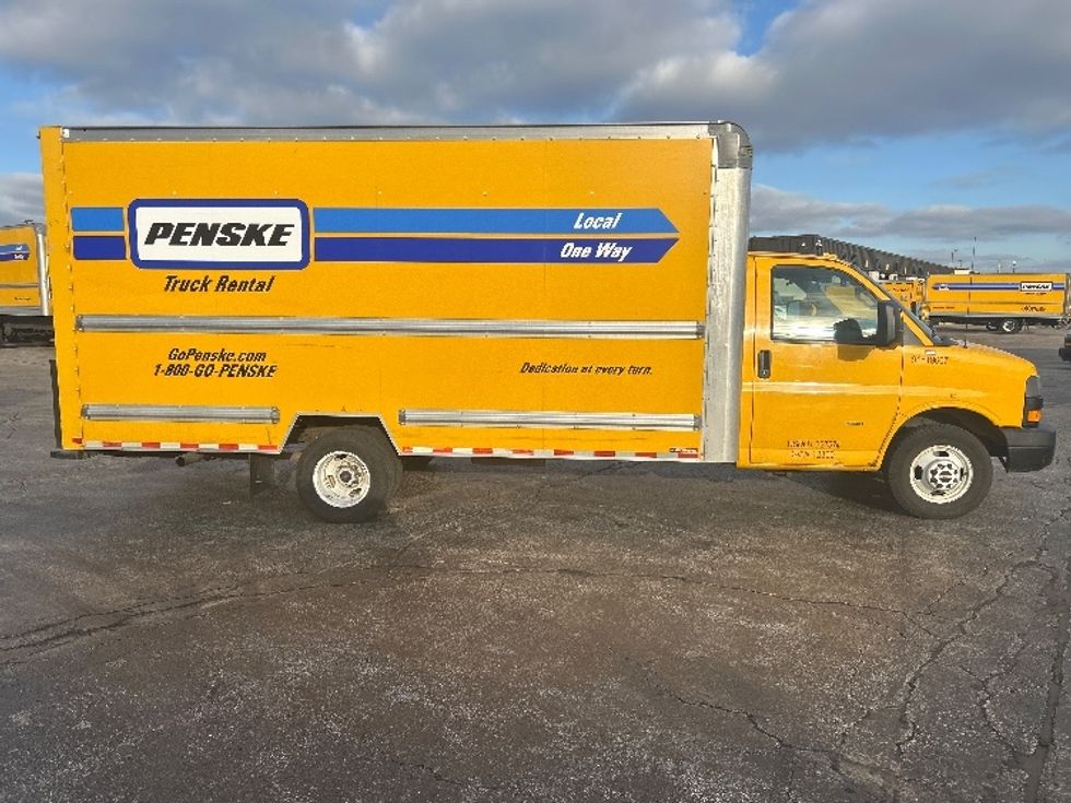 Light Duty Box Truck-Light and Medium Duty Trucks-GMC-2021-Savana G33903-Sturtevant-WI-103,049\n\t\tmiles-$ 26,500 - Image 15