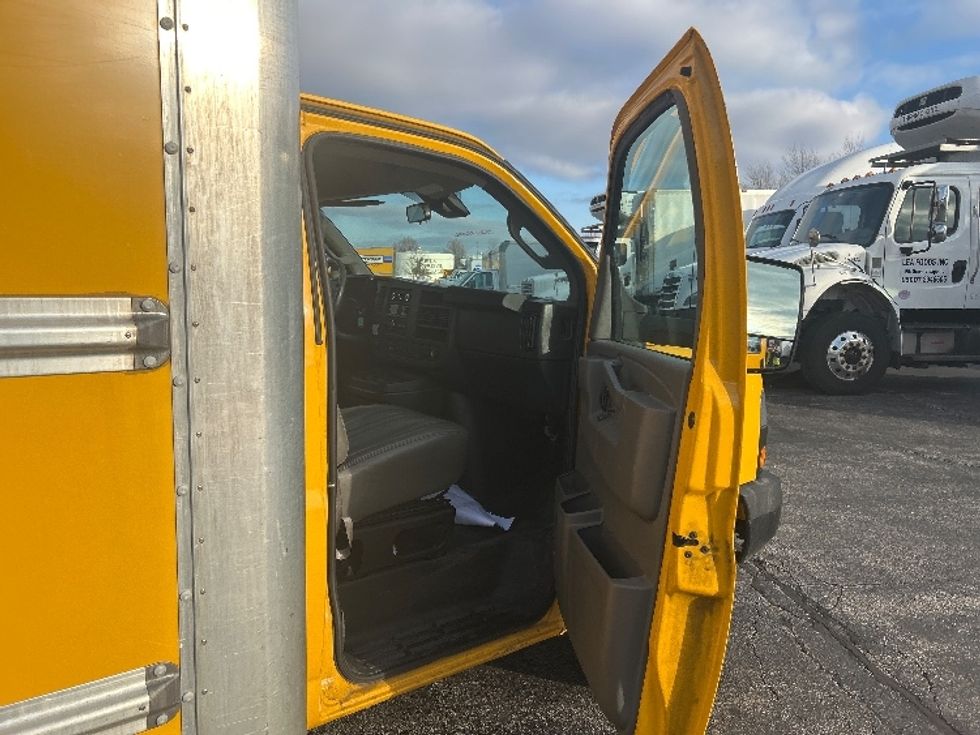 Light Duty Box Truck-Light and Medium Duty Trucks-GMC-2021-Savana G33903-Sturtevant-WI-103,049\n\t\tmiles-$ 26,500 - Image 20