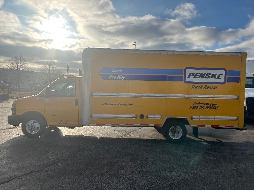 Light Duty Box Truck-Light and Medium Duty Trucks-GMC-2021-Savana G33903-Sturtevant-WI-103,049\n\t\tmiles-$ 26,500 - Image 4