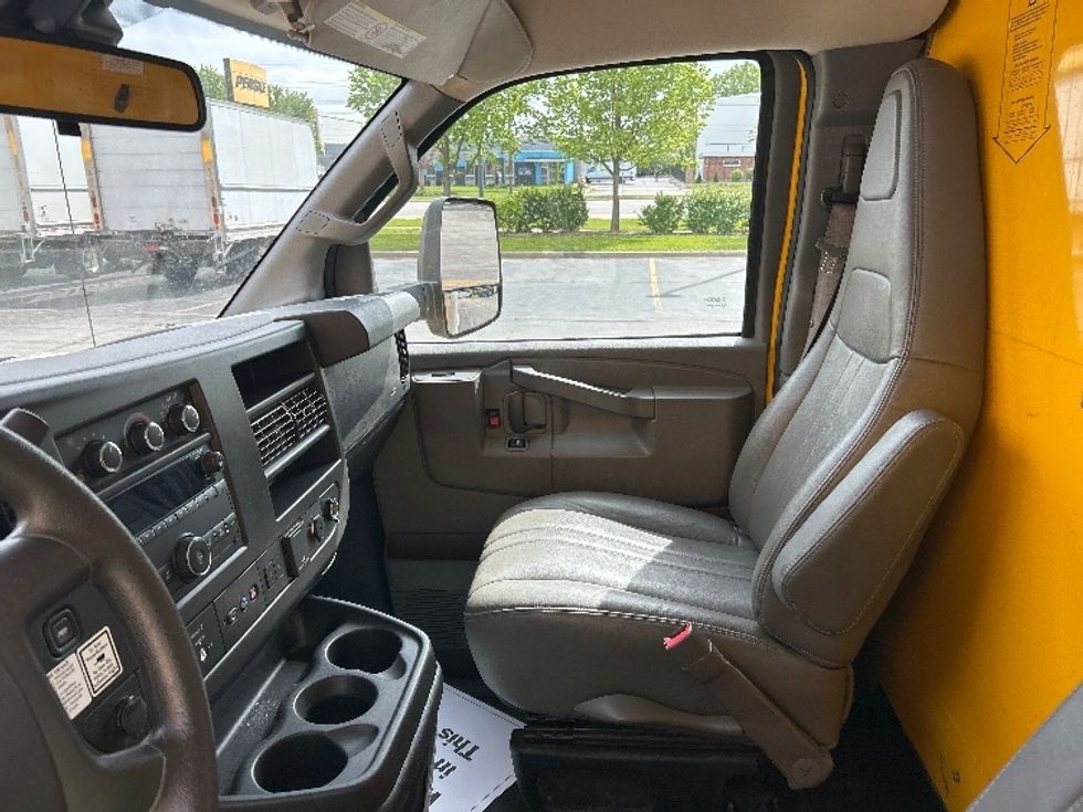 Light Duty Box Truck-Light and Medium Duty Trucks-GMC-2021-Savana G33903-Sturtevant-WI-107,272\n\t\tmiles-$ 23,500 - Image 19