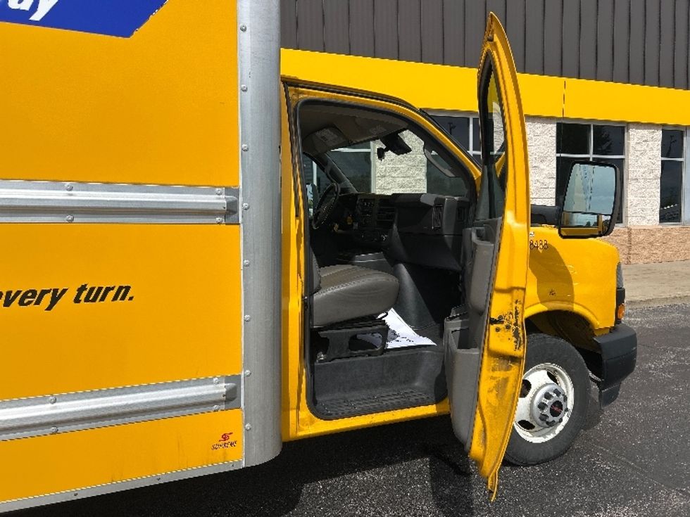 Light Duty Box Truck-Light and Medium Duty Trucks-GMC-2021-Savana G33903-Sturtevant-WI-107,272\n\t\tmiles-$ 23,500 - Image 20
