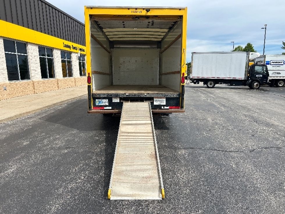 Light Duty Box Truck-Light and Medium Duty Trucks-GMC-2021-Savana G33903-Sturtevant-WI-107,272\n\t\tmiles-$ 23,500 - Image 9