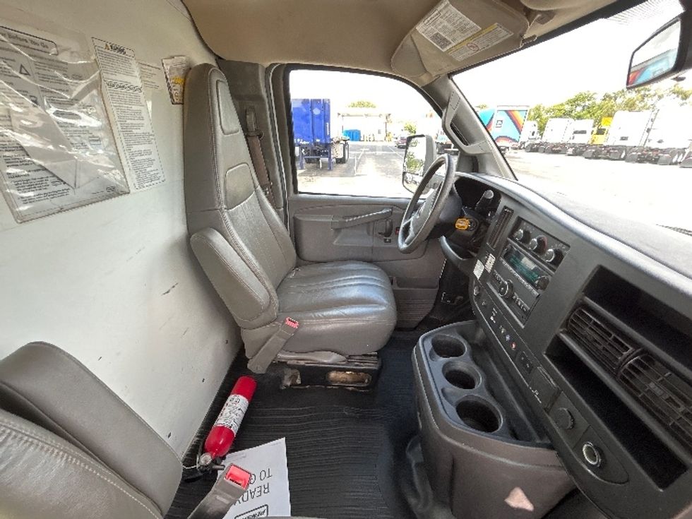 Light Duty Box Truck-Light and Medium Duty Trucks-GMC-2021-Savana G33903-Sturtevant-WI-113,437\n\t\tmiles-$ 24,750 - Image 20