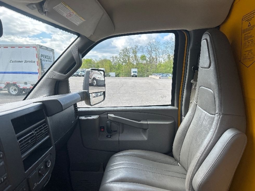Light Duty Box Truck-Light and Medium Duty Trucks-GMC-2021-Savana G33903-Sturtevant-WI-79,744\n\t\tmiles-$ 27,750 - Image 19