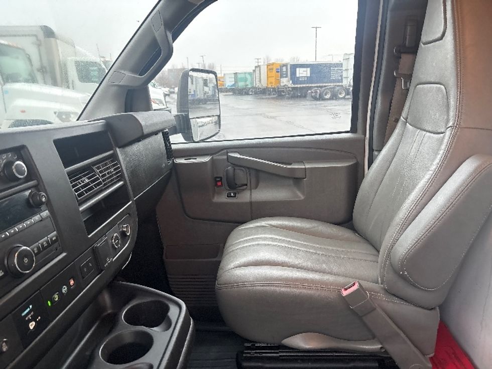 Light Duty Box Truck-Light and Medium Duty Trucks-GMC-2021-Savana G33903-Sturtevant-WI-88,582\n\t\tmiles-$ 31,250 - Image 17