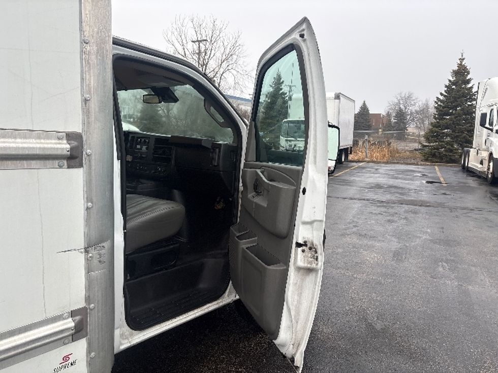 Light Duty Box Truck-Light and Medium Duty Trucks-GMC-2021-Savana G33903-Sturtevant-WI-88,582\n\t\tmiles-$ 31,250 - Image 18