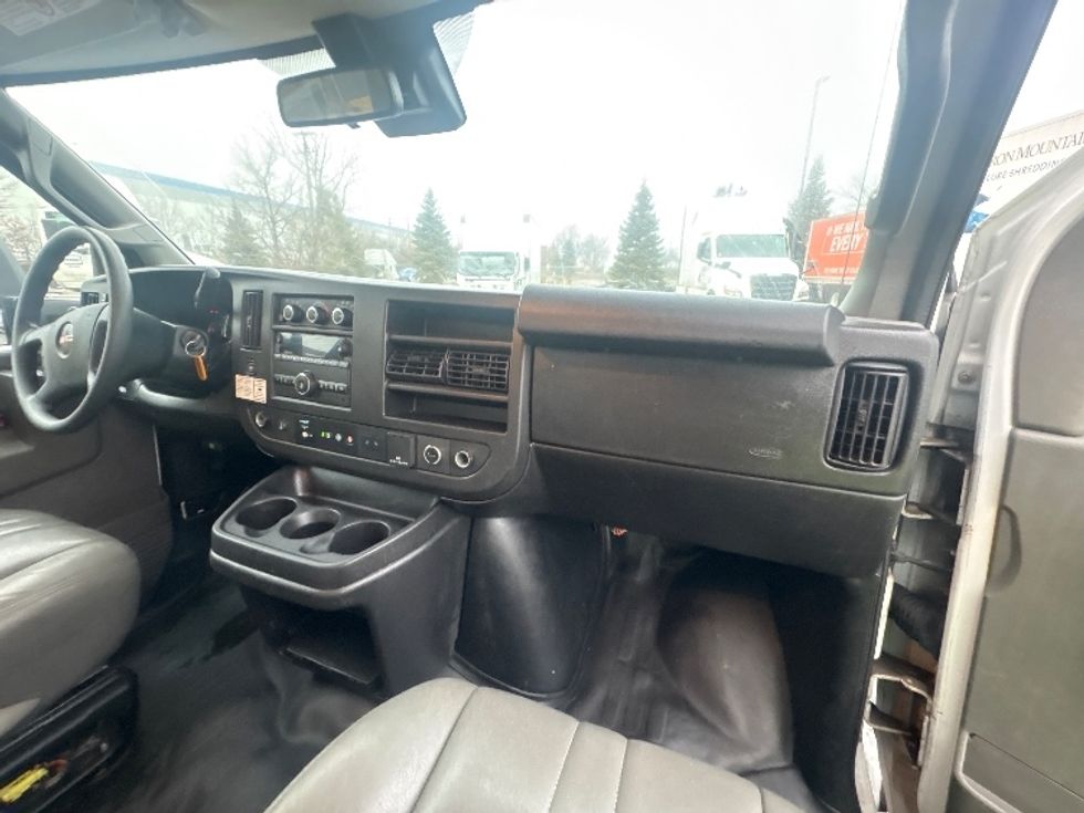 Light Duty Box Truck-Light and Medium Duty Trucks-GMC-2021-Savana G33903-Sturtevant-WI-88,582\n\t\tmiles-$ 31,250 - Image 19