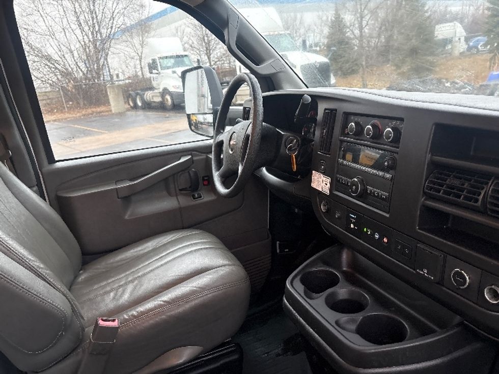 Light Duty Box Truck-Light and Medium Duty Trucks-GMC-2021-Savana G33903-Sturtevant-WI-88,582\n\t\tmiles-$ 31,250 - Image 20