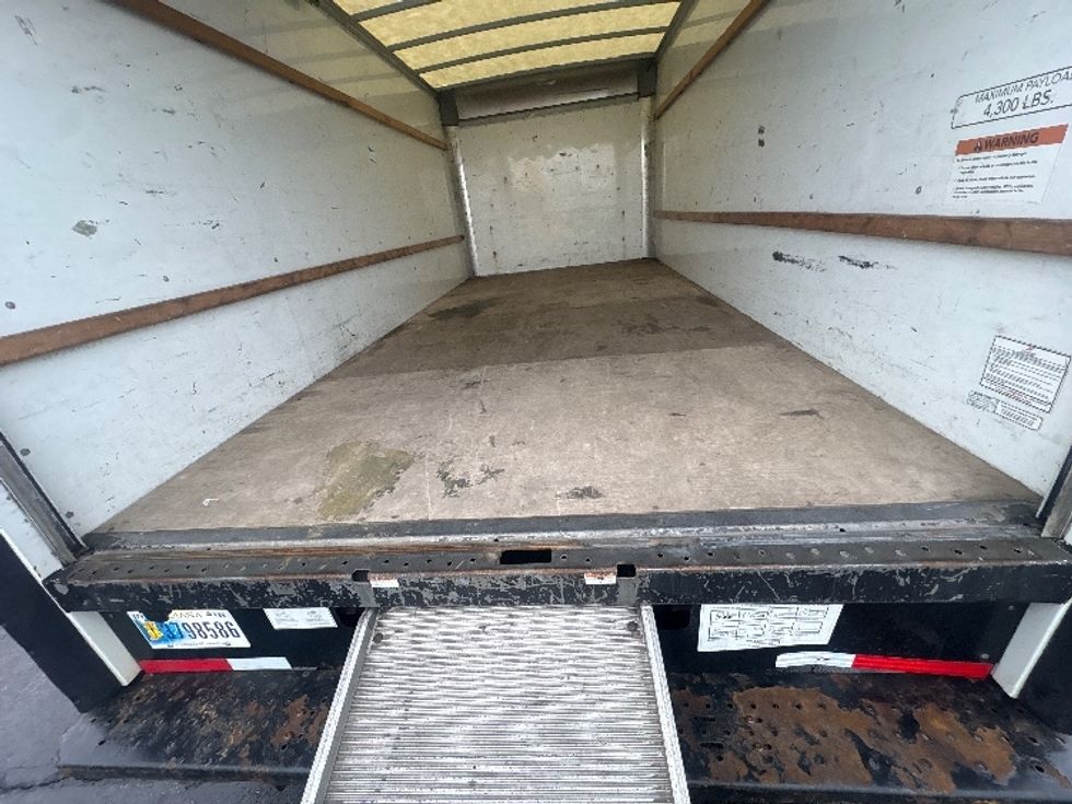 Light Duty Box Truck-Light and Medium Duty Trucks-GMC-2021-Savana G33903-Sturtevant-WI-88,582\n\t\tmiles-$ 31,250 - Image 9