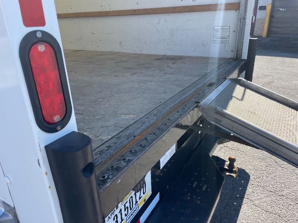 Light Duty Box Truck-Light and Medium Duty Trucks-GMC-2021-Savana G33903-Suffolk-VA-106,328\n\t\tmiles-$ 31,000 - Image 10