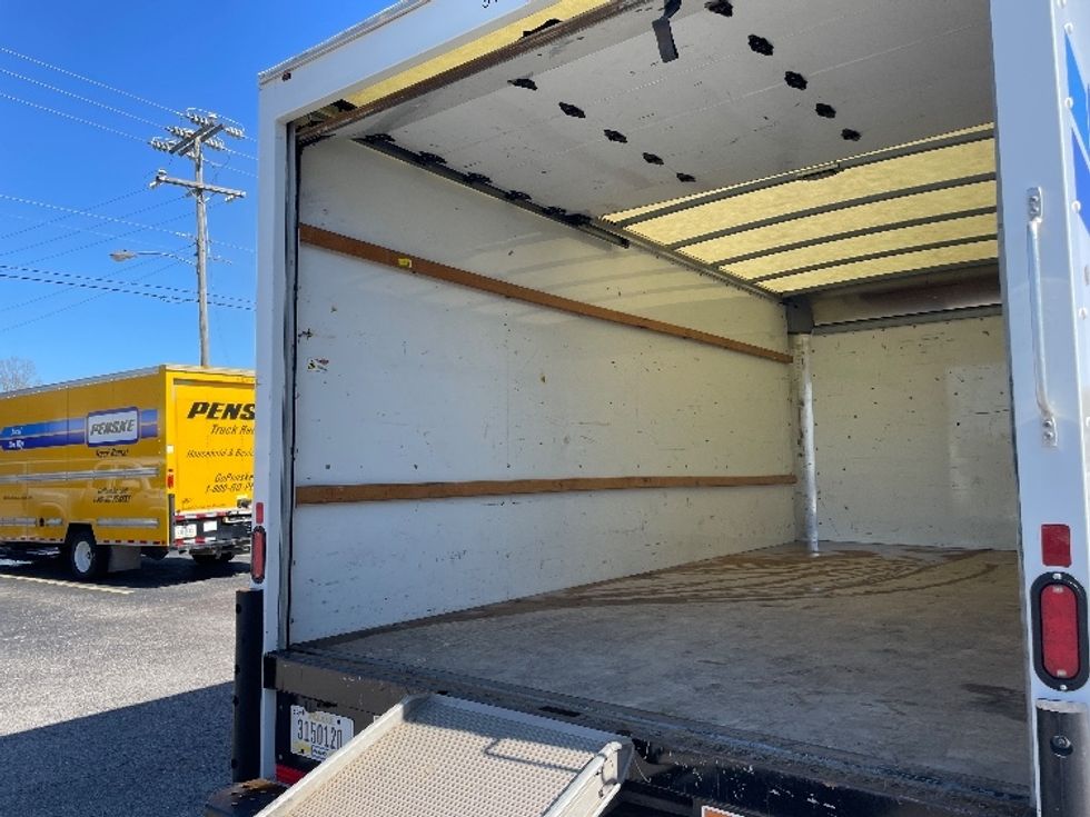 Light Duty Box Truck-Light and Medium Duty Trucks-GMC-2021-Savana G33903-Suffolk-VA-106,328\n\t\tmiles-$ 31,000 - Image 11
