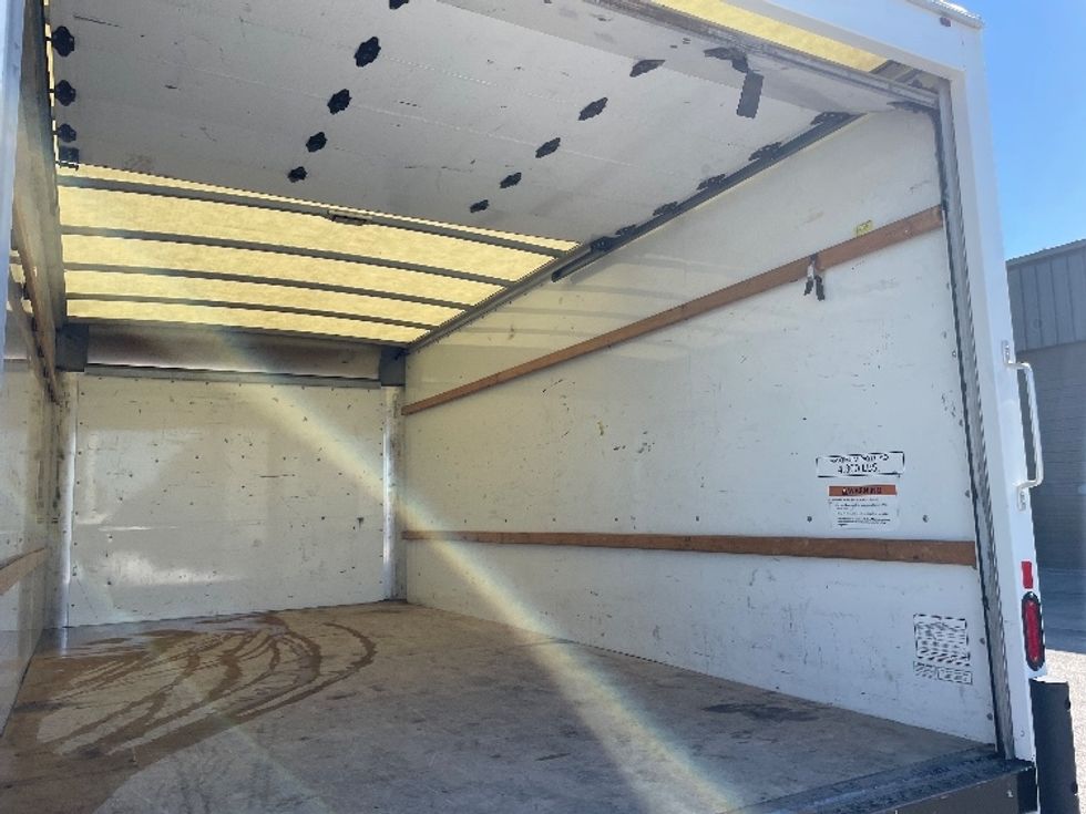 Light Duty Box Truck-Light and Medium Duty Trucks-GMC-2021-Savana G33903-Suffolk-VA-106,328\n\t\tmiles-$ 31,000 - Image 12