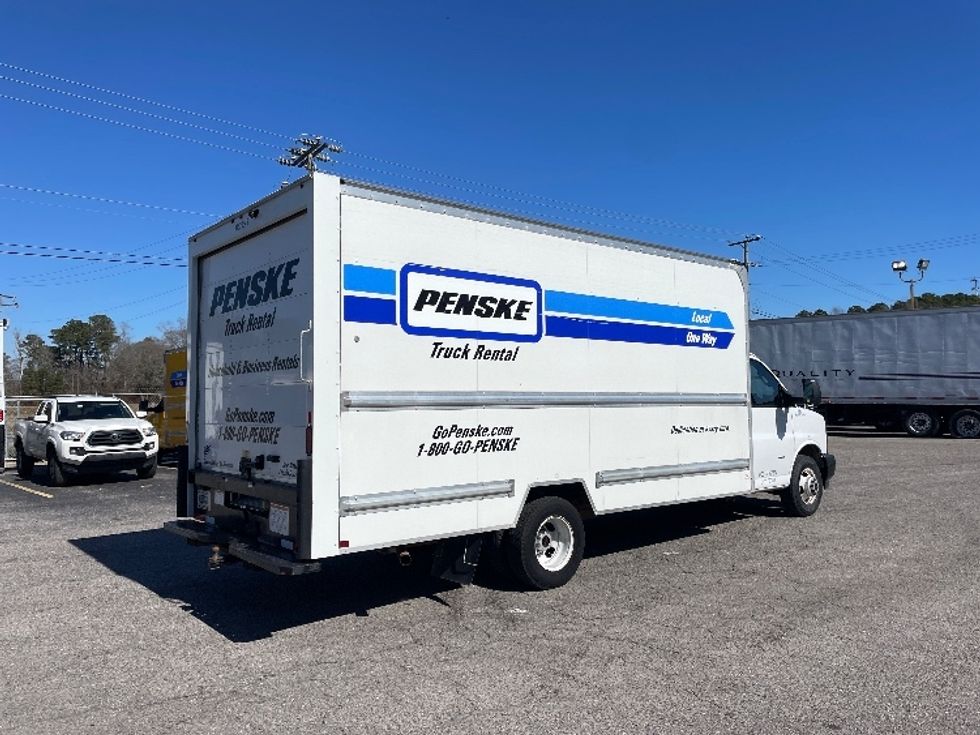 Light Duty Box Truck-Light and Medium Duty Trucks-GMC-2021-Savana G33903-Suffolk-VA-106,328\n\t\tmiles-$ 31,000 - Image 13