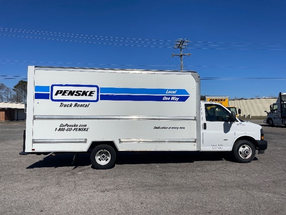 Light Duty Box Truck-Light and Medium Duty Trucks-GMC-2021-Savana G33903-Suffolk-VA-106,328\n\t\tmiles-$ 31,000 - Image 15