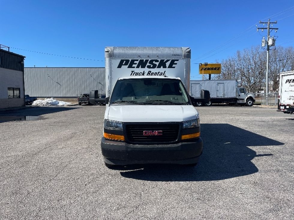 Light Duty Box Truck-Light and Medium Duty Trucks-GMC-2021-Savana G33903-Suffolk-VA-106,328\n\t\tmiles-$ 31,000 - Image 2
