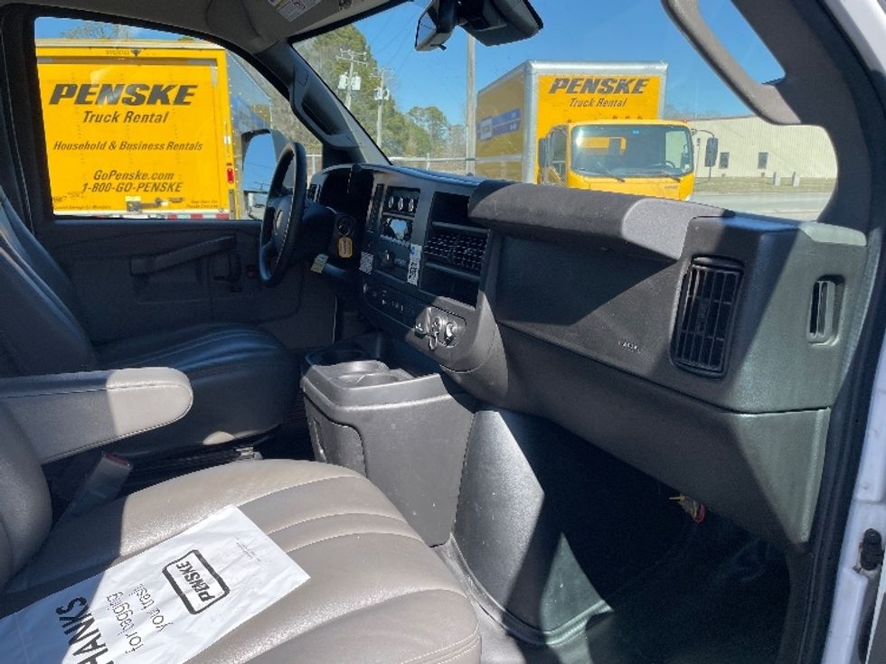 Light Duty Box Truck-Light and Medium Duty Trucks-GMC-2021-Savana G33903-Suffolk-VA-106,328\n\t\tmiles-$ 31,000 - Image 20