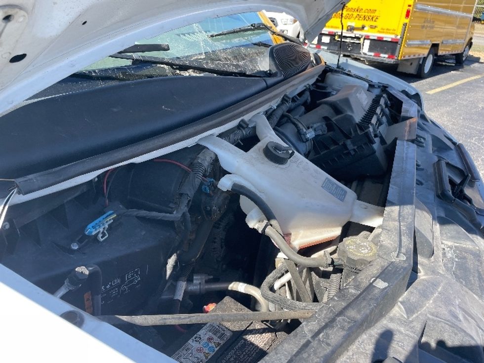 Light Duty Box Truck-Light and Medium Duty Trucks-GMC-2021-Savana G33903-Suffolk-VA-106,328\n\t\tmiles-$ 31,000 - Image 23