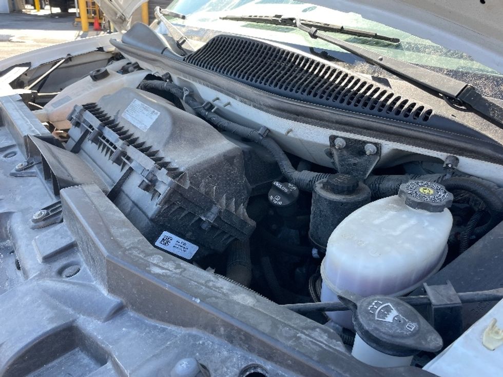 Light Duty Box Truck-Light and Medium Duty Trucks-GMC-2021-Savana G33903-Suffolk-VA-106,328\n\t\tmiles-$ 31,000 - Image 24