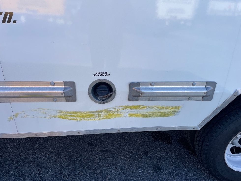 Light Duty Box Truck-Light and Medium Duty Trucks-GMC-2021-Savana G33903-Suffolk-VA-106,328\n\t\tmiles-$ 31,000 - Image 26