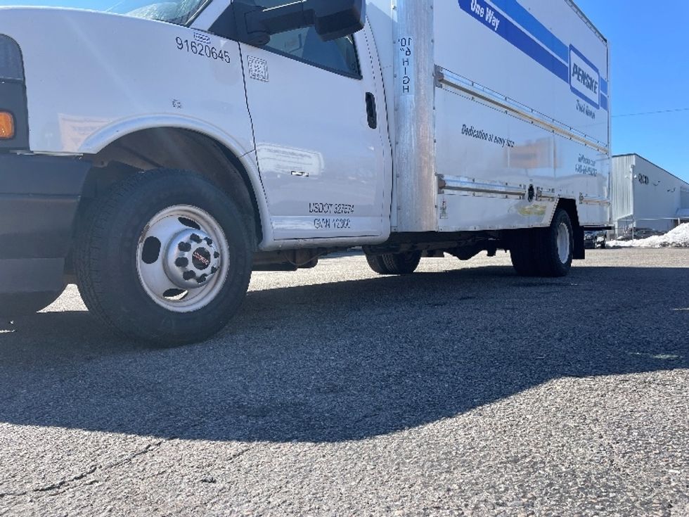 Light Duty Box Truck-Light and Medium Duty Trucks-GMC-2021-Savana G33903-Suffolk-VA-106,328\n\t\tmiles-$ 31,000 - Image 5