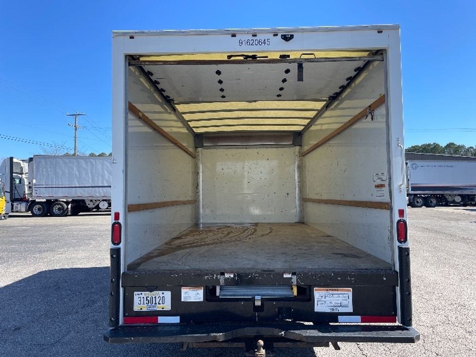 Light Duty Box Truck-Light and Medium Duty Trucks-GMC-2021-Savana G33903-Suffolk-VA-106,328\n\t\tmiles-$ 31,000 - Image 8