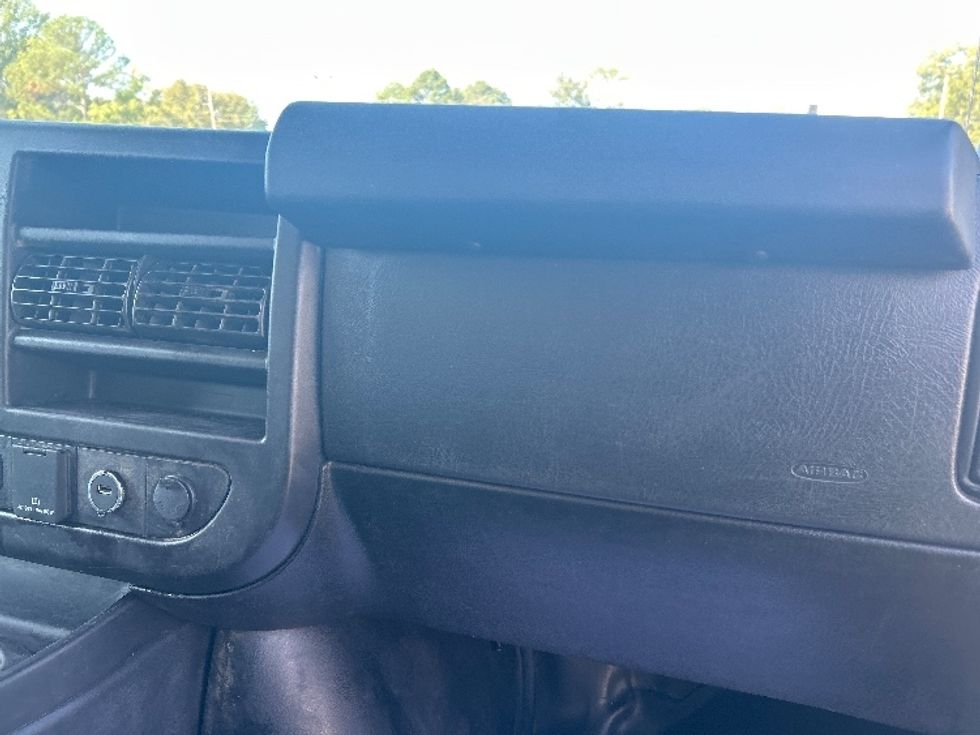 Light Duty Box Truck-Light and Medium Duty Trucks-GMC-2021-Savana G33903-Summit-MS-103,824\n\t\tmiles-$ 30,750 - Image 20