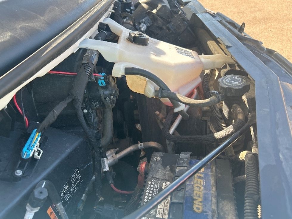 Light Duty Box Truck-Light and Medium Duty Trucks-GMC-2021-Savana G33903-Summit-MS-103,824\n\t\tmiles-$ 30,750 - Image 22