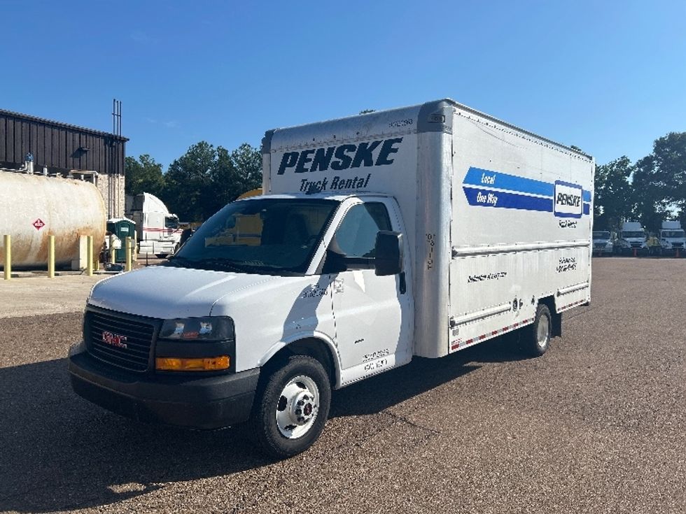 Light Duty Box Truck-Light and Medium Duty Trucks-GMC-2021-Savana G33903-Summit-MS-103,824\n\t\tmiles-$ 30,750 - Image 3