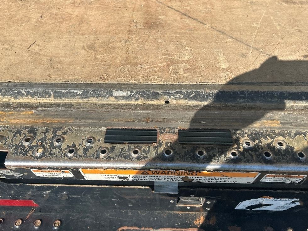 Light Duty Box Truck-Light and Medium Duty Trucks-GMC-2021-Savana G33903-Summit-MS-103,824\n\t\tmiles-$ 30,750 - Image 9