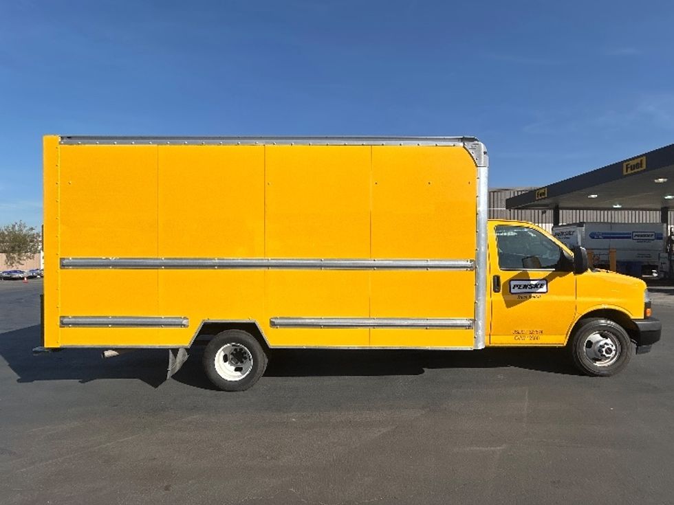 Light Duty Box Truck-Light and Medium Duty Trucks-GMC-2021-Savana G33903-Sun Valley-CA-71,345\n\t\tmiles-$ 30,500 - Image 15