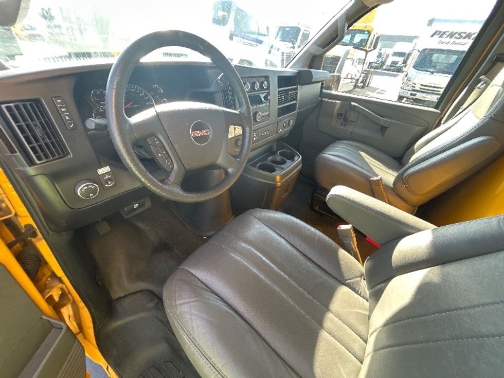 Light Duty Box Truck-Light and Medium Duty Trucks-GMC-2021-Savana G33903-Sun Valley-CA-71,345\n\t\tmiles-$ 30,500 - Image 17